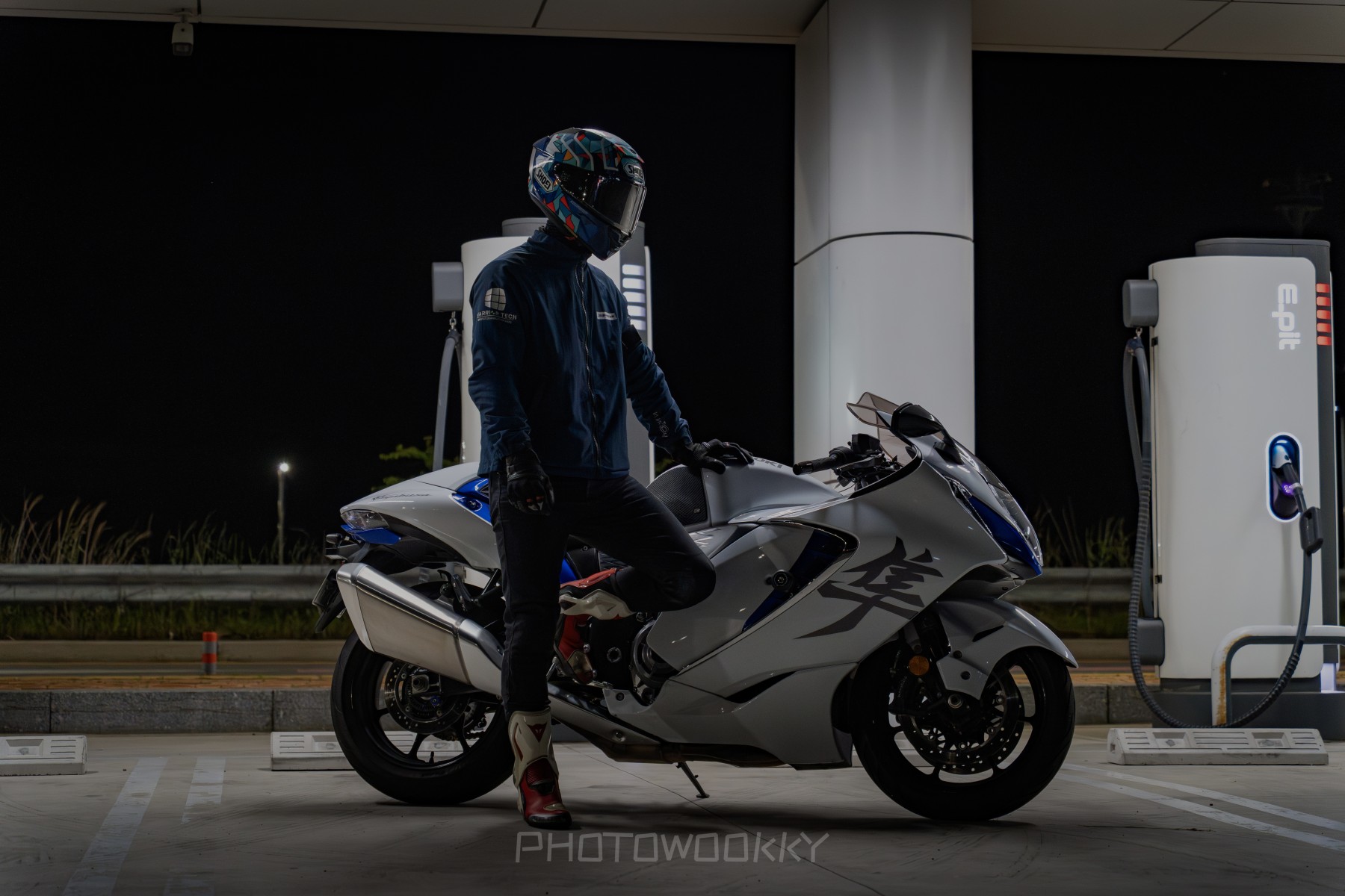 7108d8b625a9f7c165082d8aef6a91f040c9e76ck70c.jpg