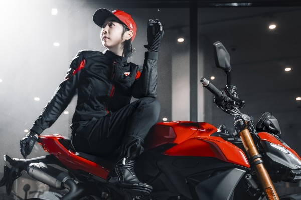 ::Ducati Red Night in Songdo:: with 현둥민지