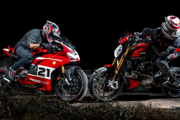 Ducati Panigale V2    [VS]   Monster SP