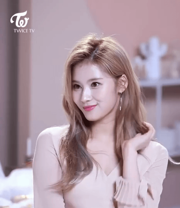 e8744a308f2a721ff033550c4f8ef245f69539b18hil.gif