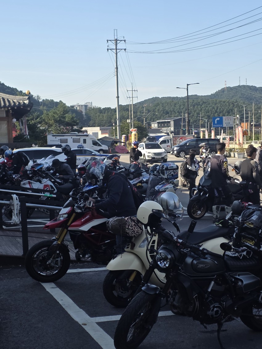 d8437a7119f5b68306042ac4b8bcef0b16567d39c4ls.jpg