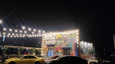 할리우드는 바이크보단 차쟁이 카페인가