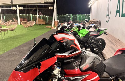 알파인스타 헬멧 실물영접