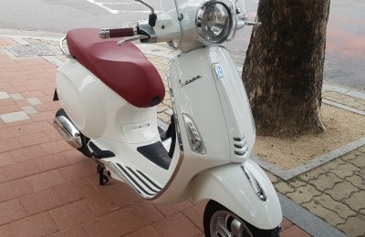 베스파 타는 대학생이에요!