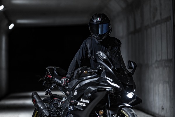 R1 vs R6